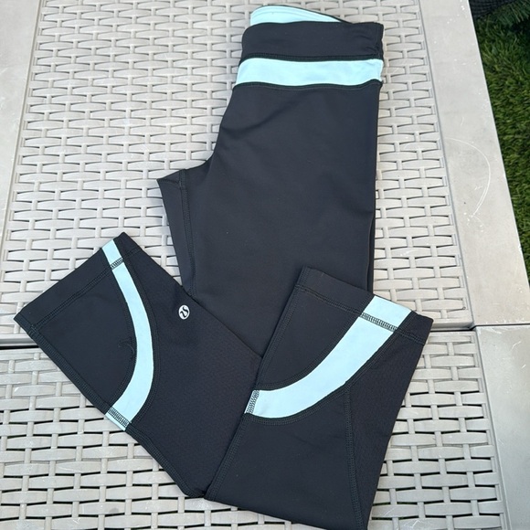 Women Black and Light Blue Leggings - Picture 6 of 6